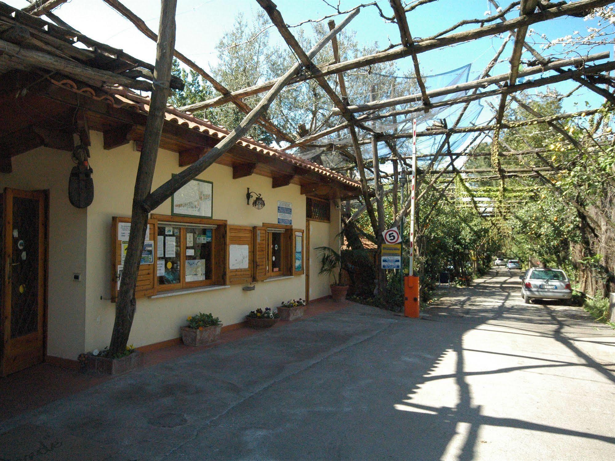 Residence Villaggio Verde Sorrento Exterior photo